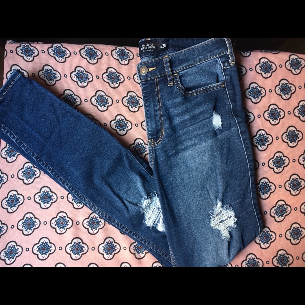 Distressed high-rise Hollister jeans